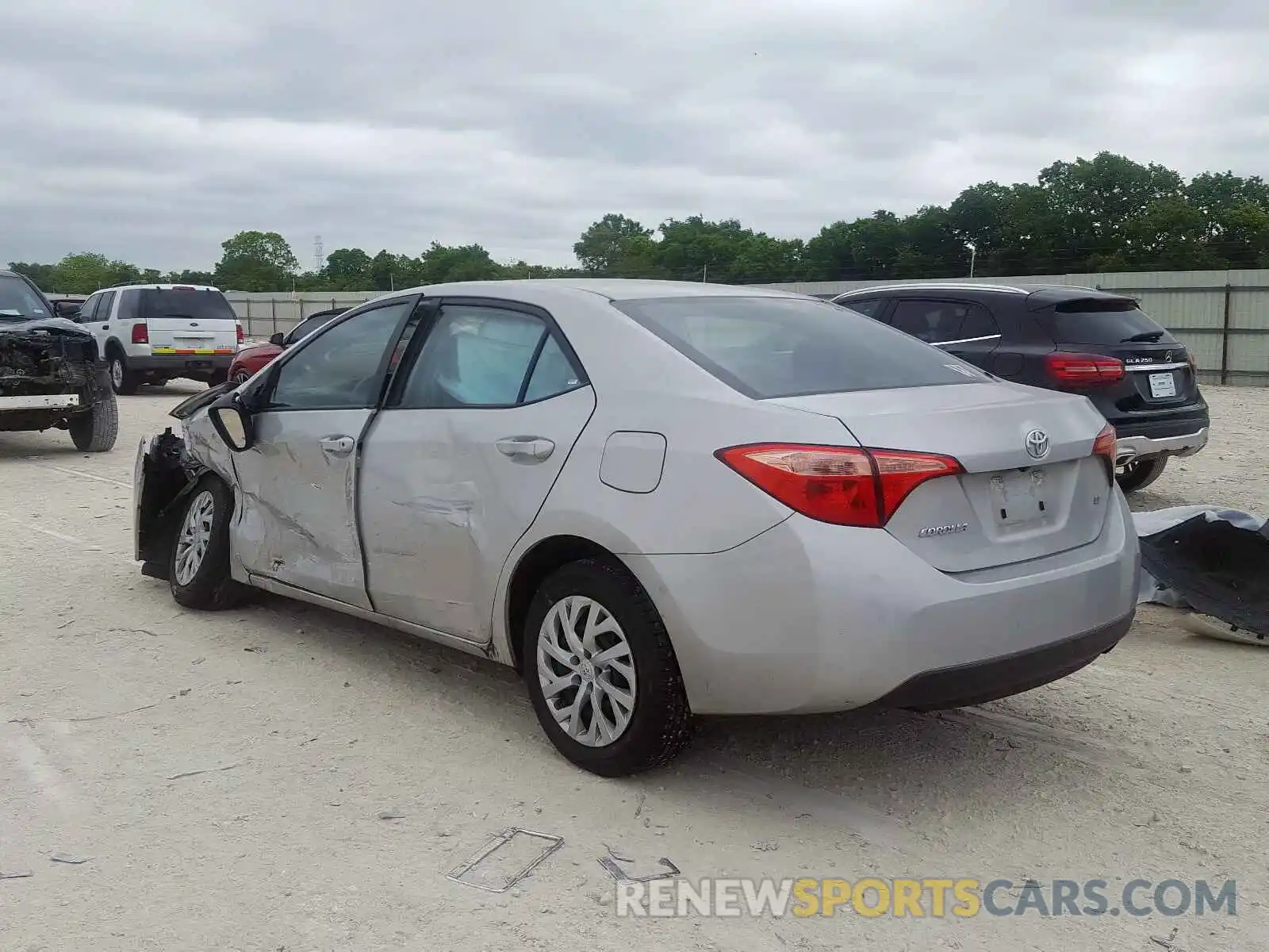 3 Photograph of a damaged car 5YFBURHE6KP889123 TOYOTA COROLLA 2019