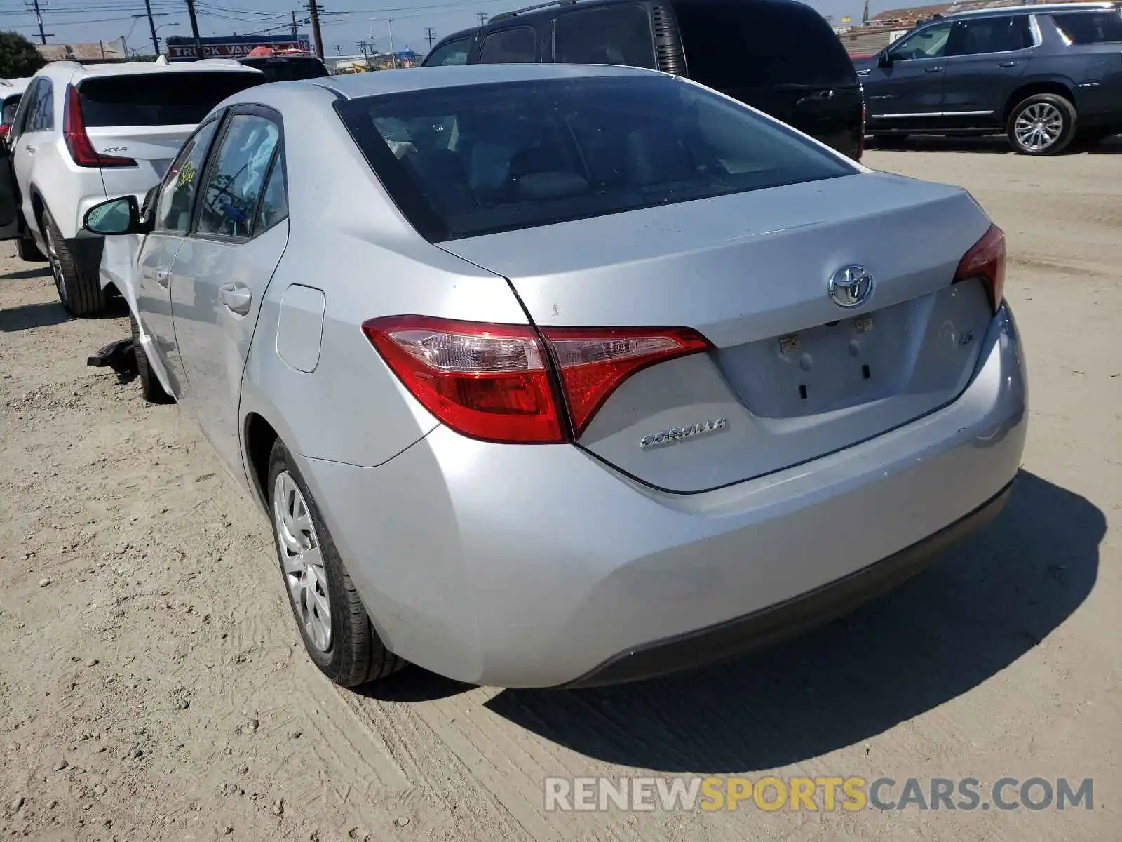 3 Photograph of a damaged car 5YFBURHE6KP889204 TOYOTA COROLLA 2019