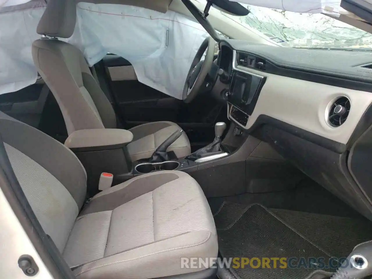 5 Photograph of a damaged car 5YFBURHE6KP889381 TOYOTA COROLLA 2019