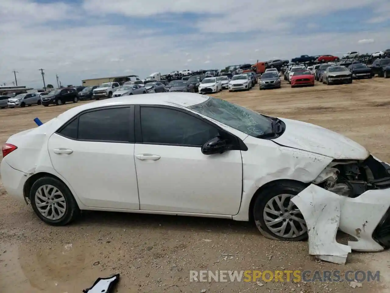 9 Photograph of a damaged car 5YFBURHE6KP889381 TOYOTA COROLLA 2019