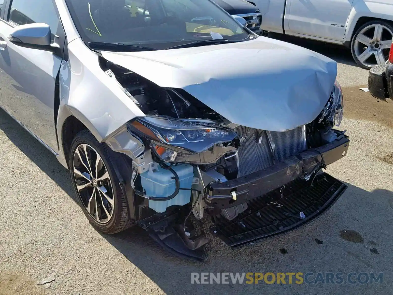 9 Photograph of a damaged car 5YFBURHE6KP889705 TOYOTA COROLLA 2019