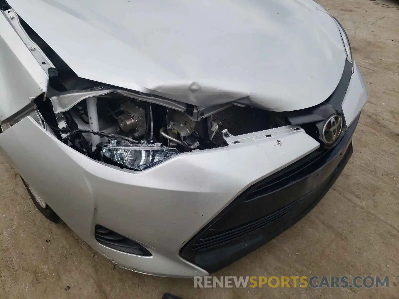 9 Photograph of a damaged car 5YFBURHE6KP889879 TOYOTA COROLLA 2019