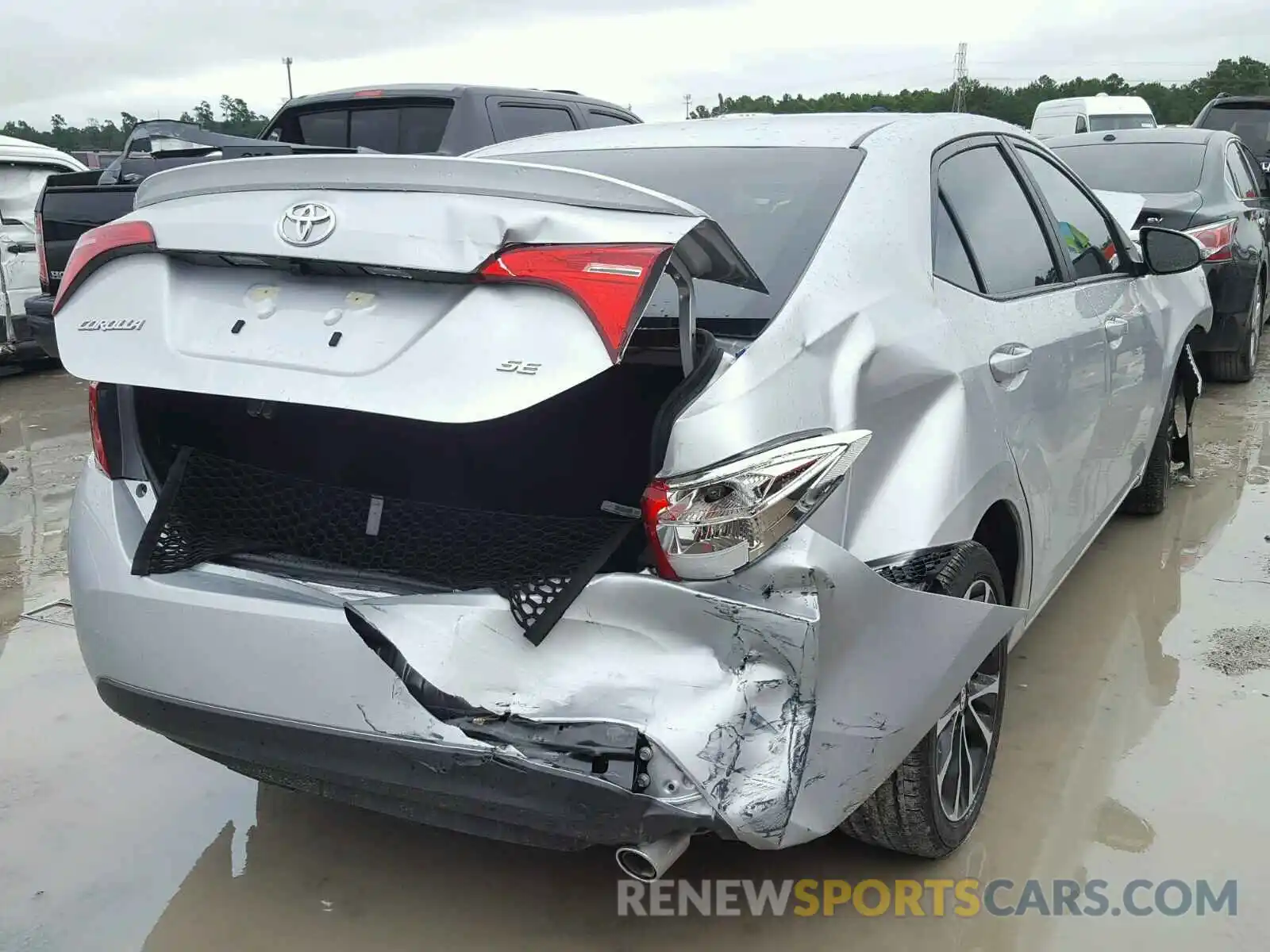 4 Photograph of a damaged car 5YFBURHE6KP890868 TOYOTA COROLLA 2019