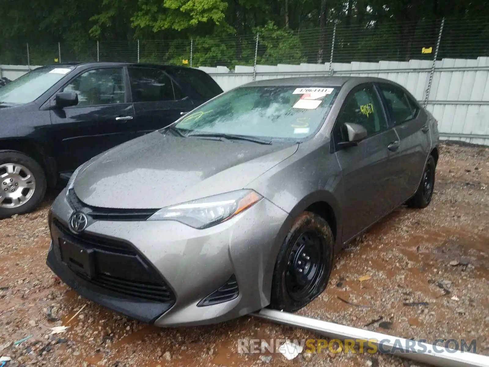 2 Photograph of a damaged car 5YFBURHE6KP895021 TOYOTA COROLLA 2019