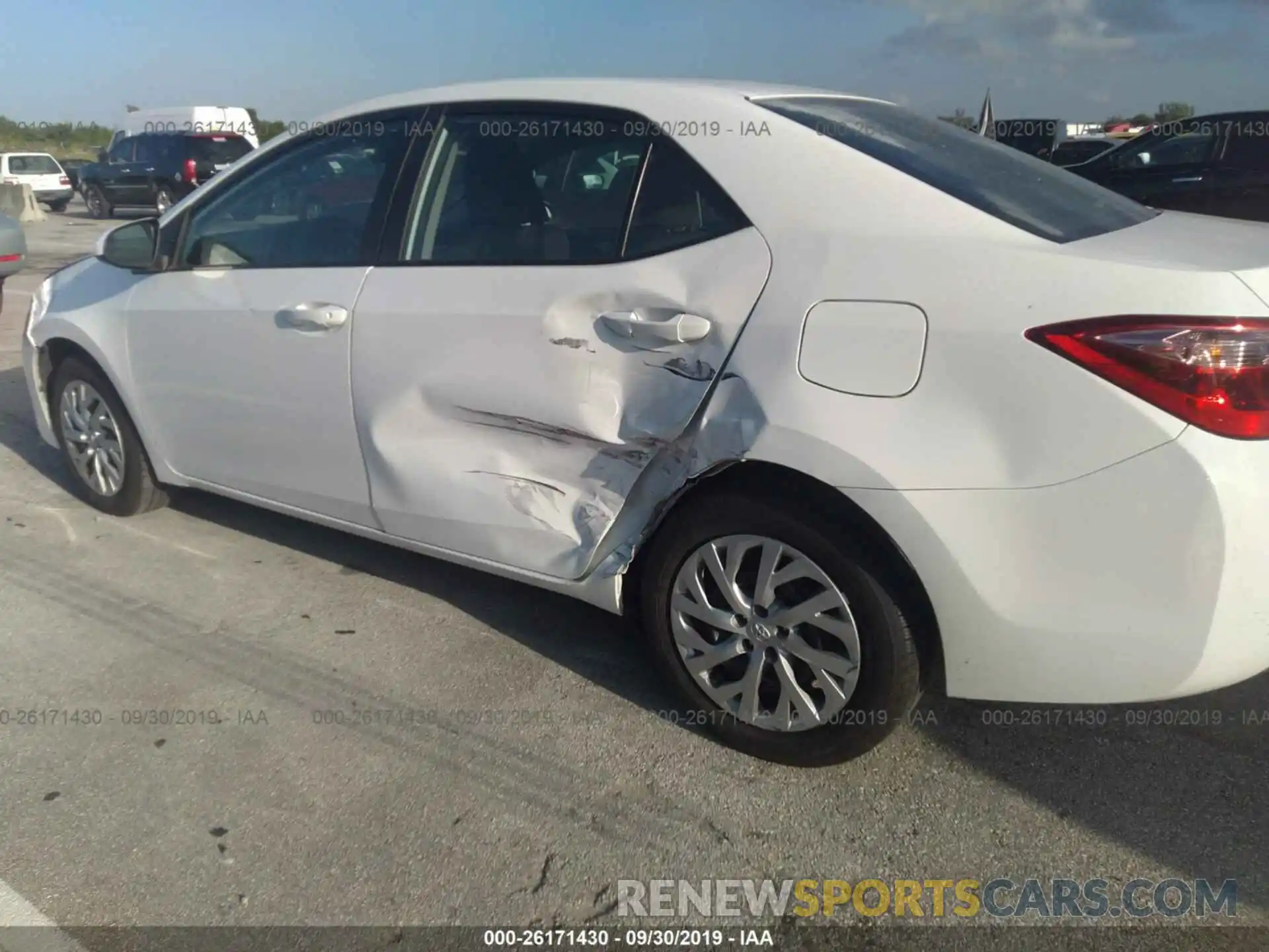 6 Photograph of a damaged car 5YFBURHE6KP895942 TOYOTA COROLLA 2019