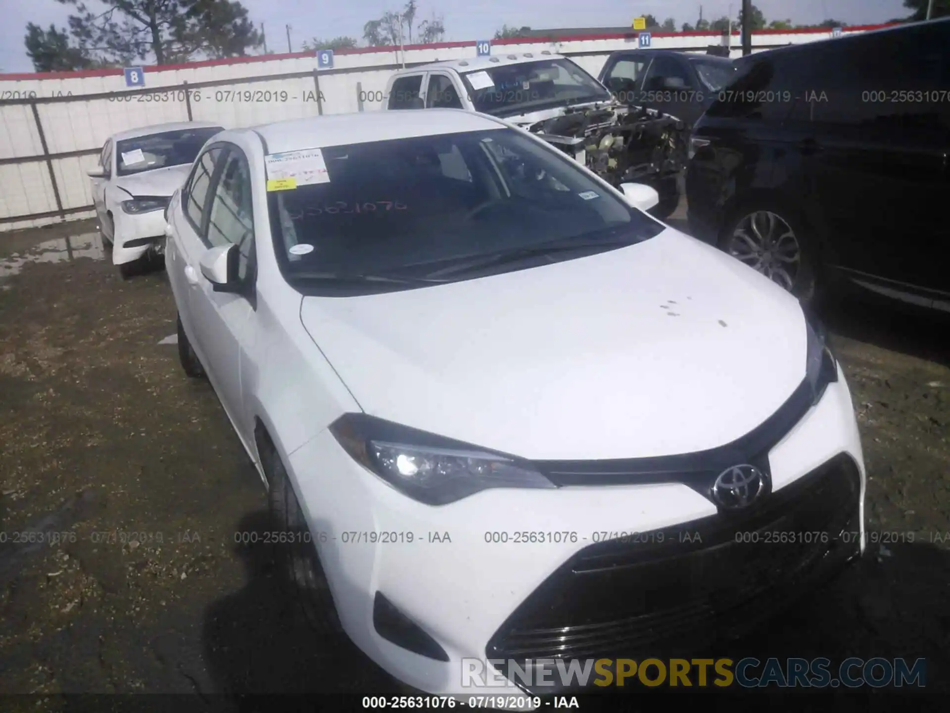 1 Photograph of a damaged car 5YFBURHE6KP896640 TOYOTA COROLLA 2019