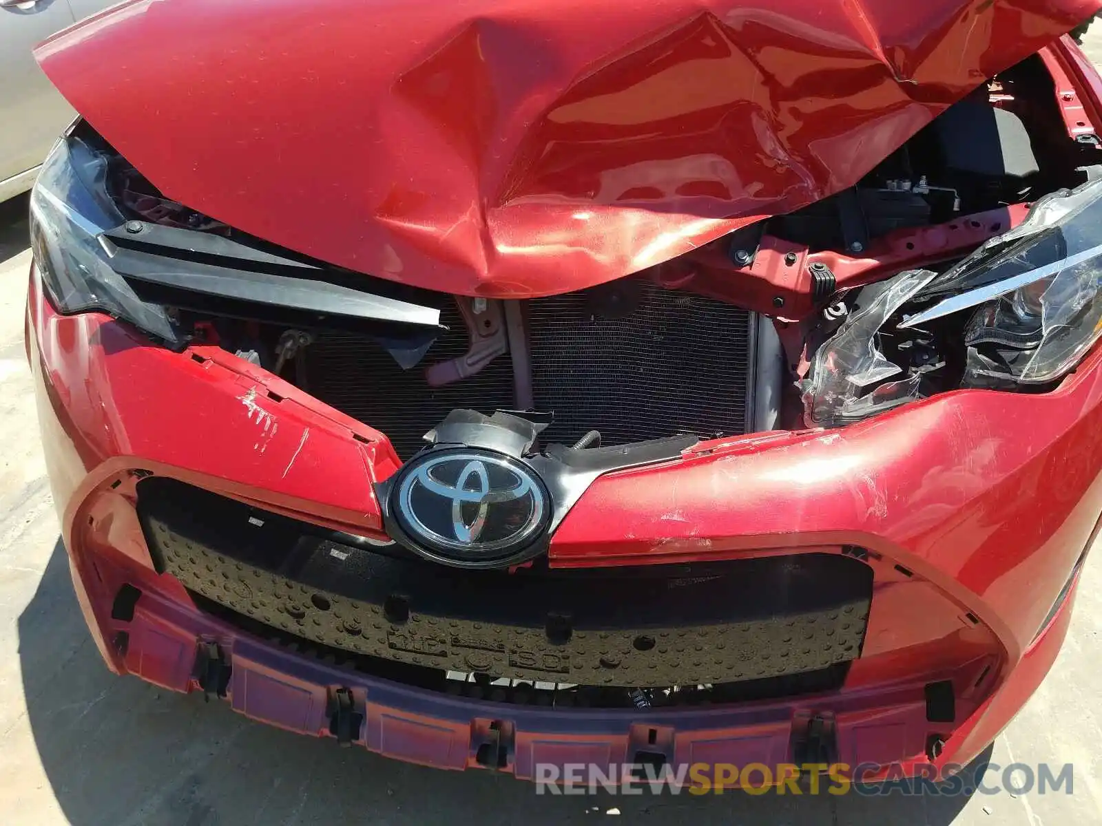 9 Photograph of a damaged car 5YFBURHE6KP896735 TOYOTA COROLLA 2019