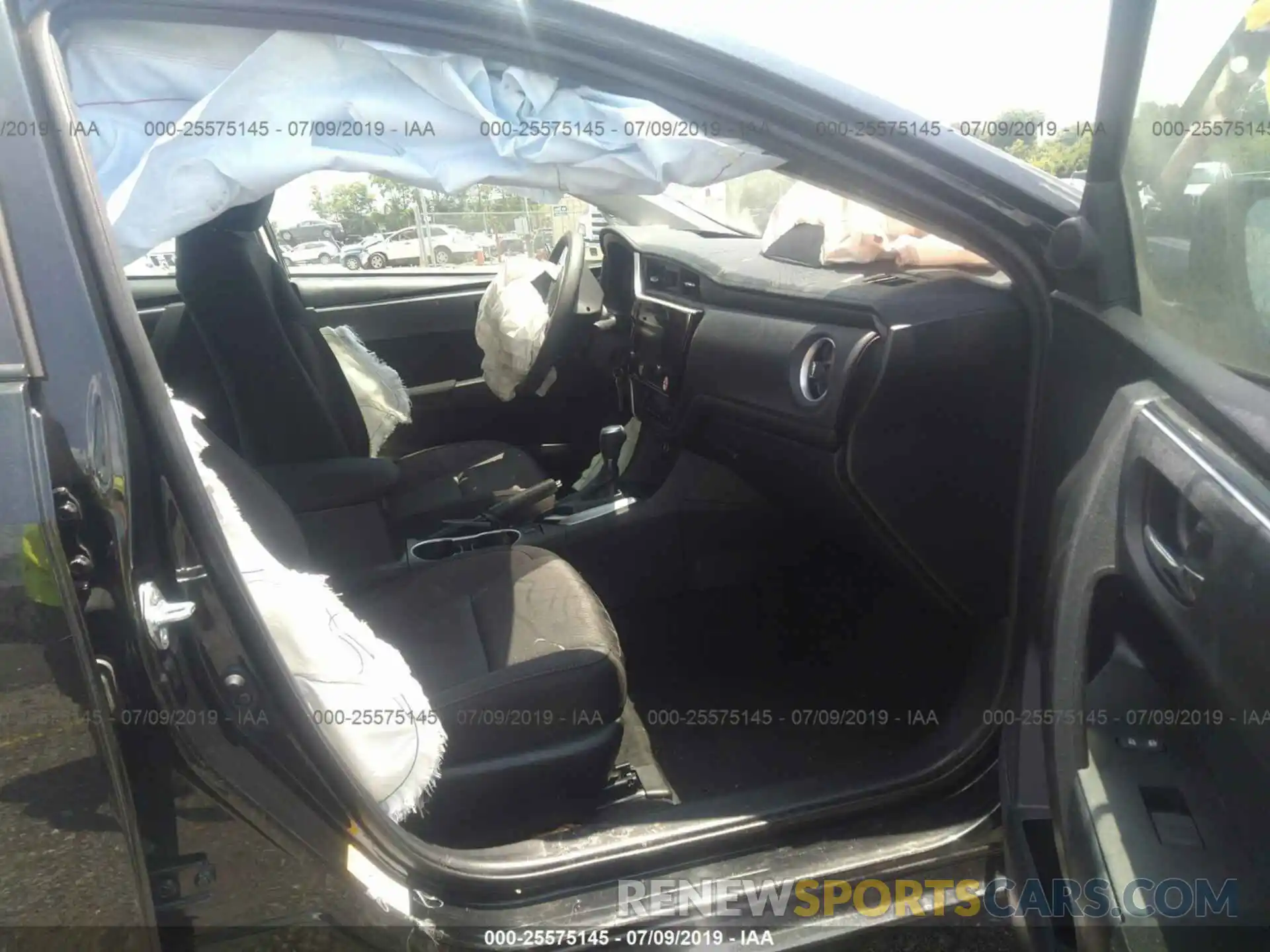 5 Photograph of a damaged car 5YFBURHE6KP898002 TOYOTA COROLLA 2019