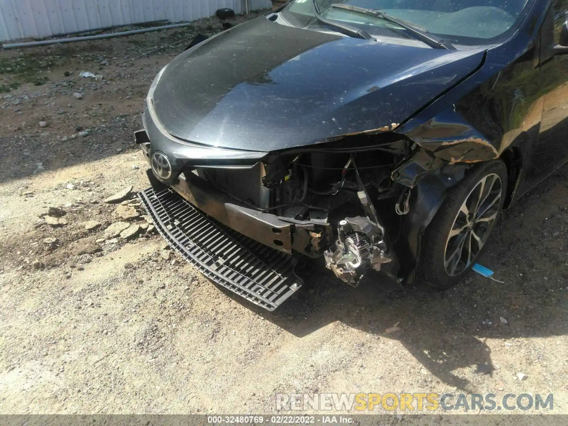 6 Photograph of a damaged car 5YFBURHE6KP899196 TOYOTA COROLLA 2019