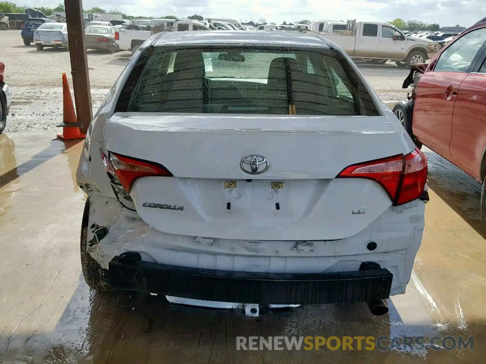 9 Photograph of a damaged car 5YFBURHE6KP899201 TOYOTA COROLLA 2019