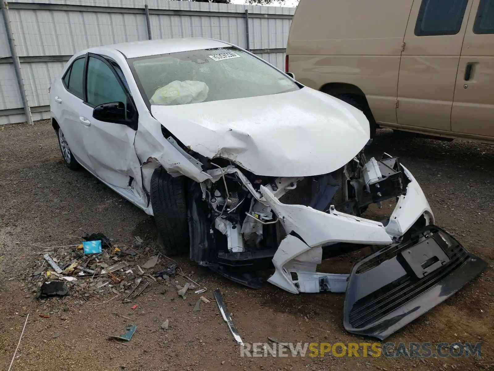 1 Photograph of a damaged car 5YFBURHE6KP899389 TOYOTA COROLLA 2019