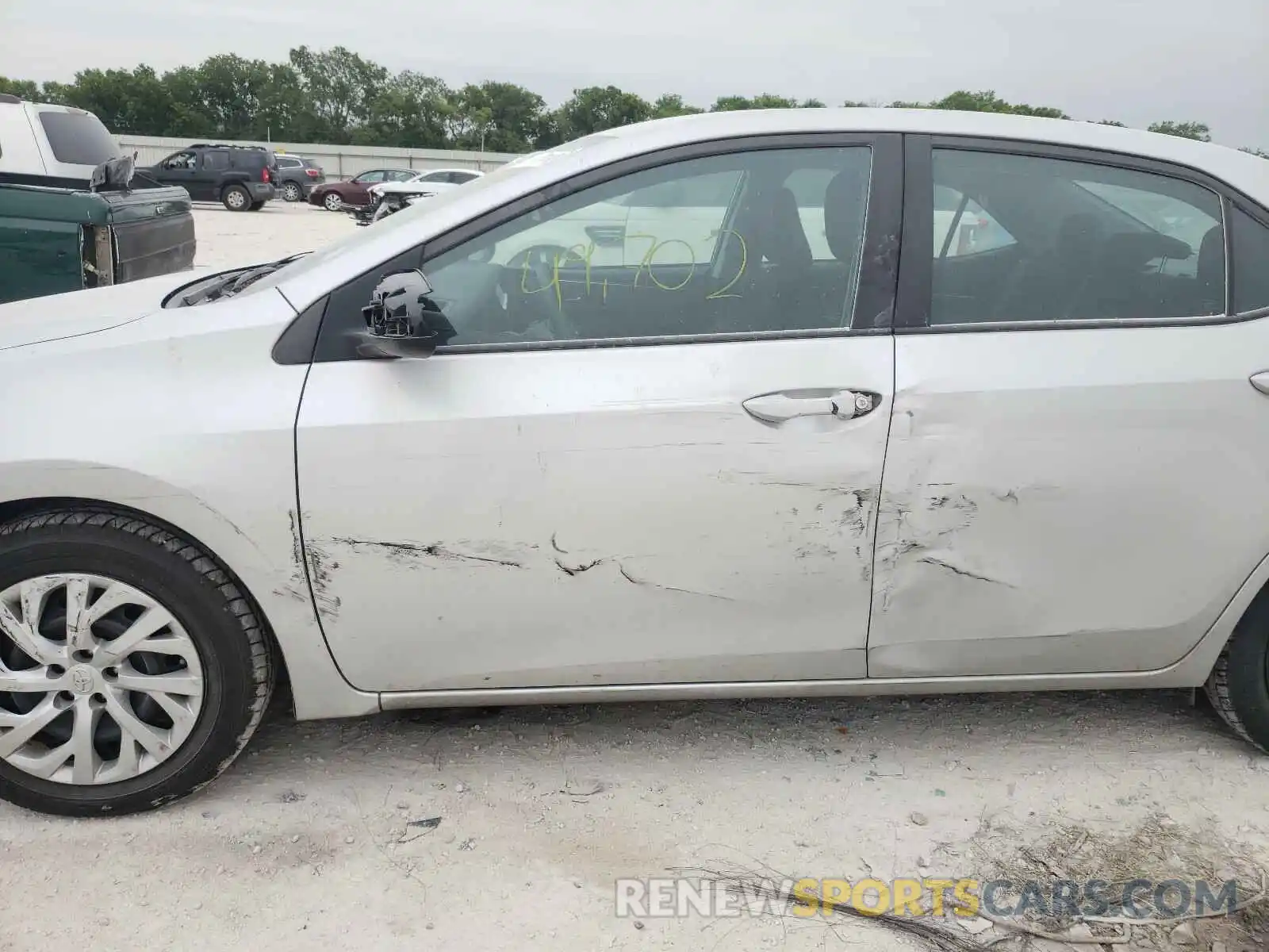 9 Photograph of a damaged car 5YFBURHE6KP899540 TOYOTA COROLLA 2019