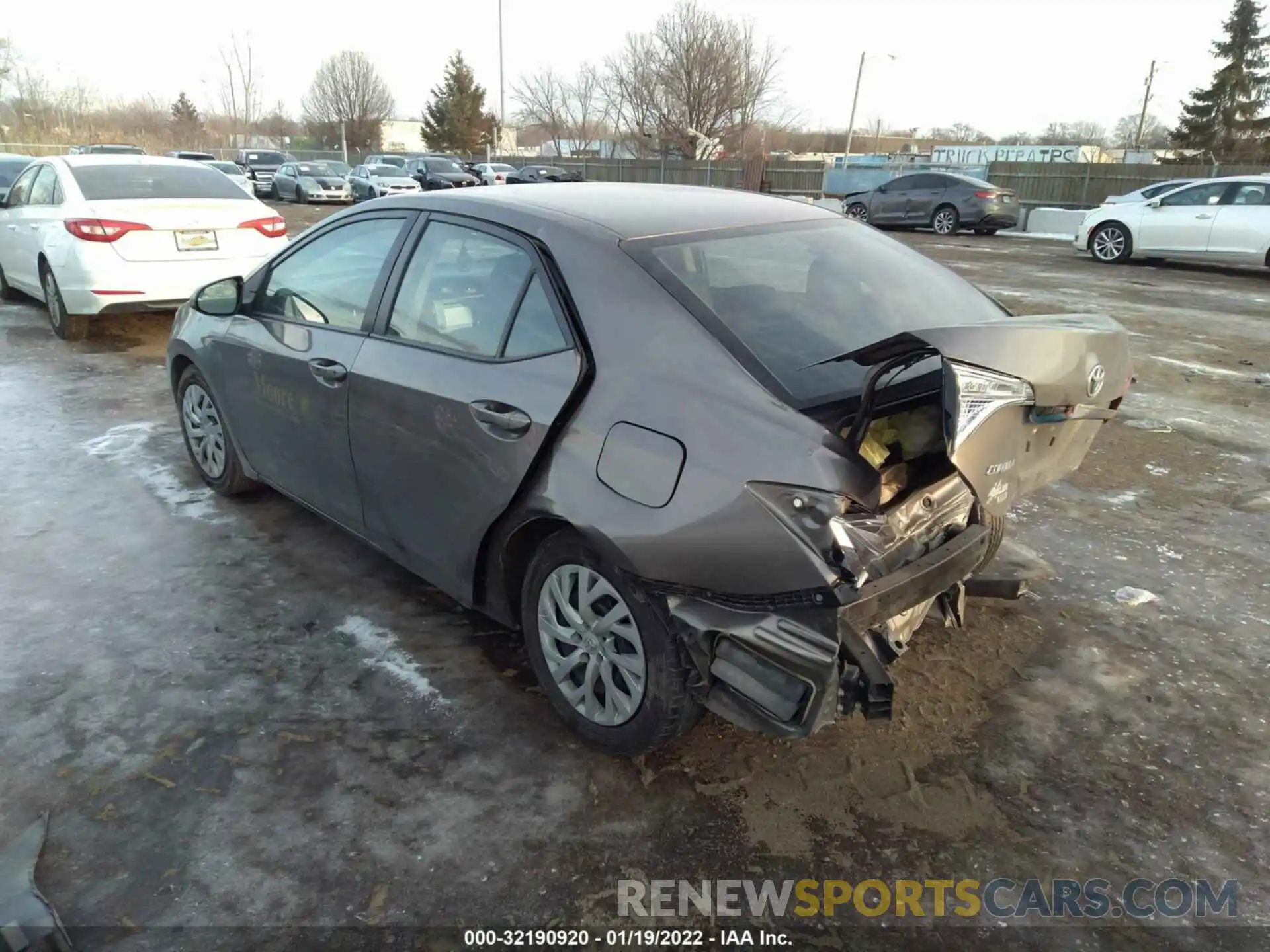 3 Photograph of a damaged car 5YFBURHE6KP899666 TOYOTA COROLLA 2019