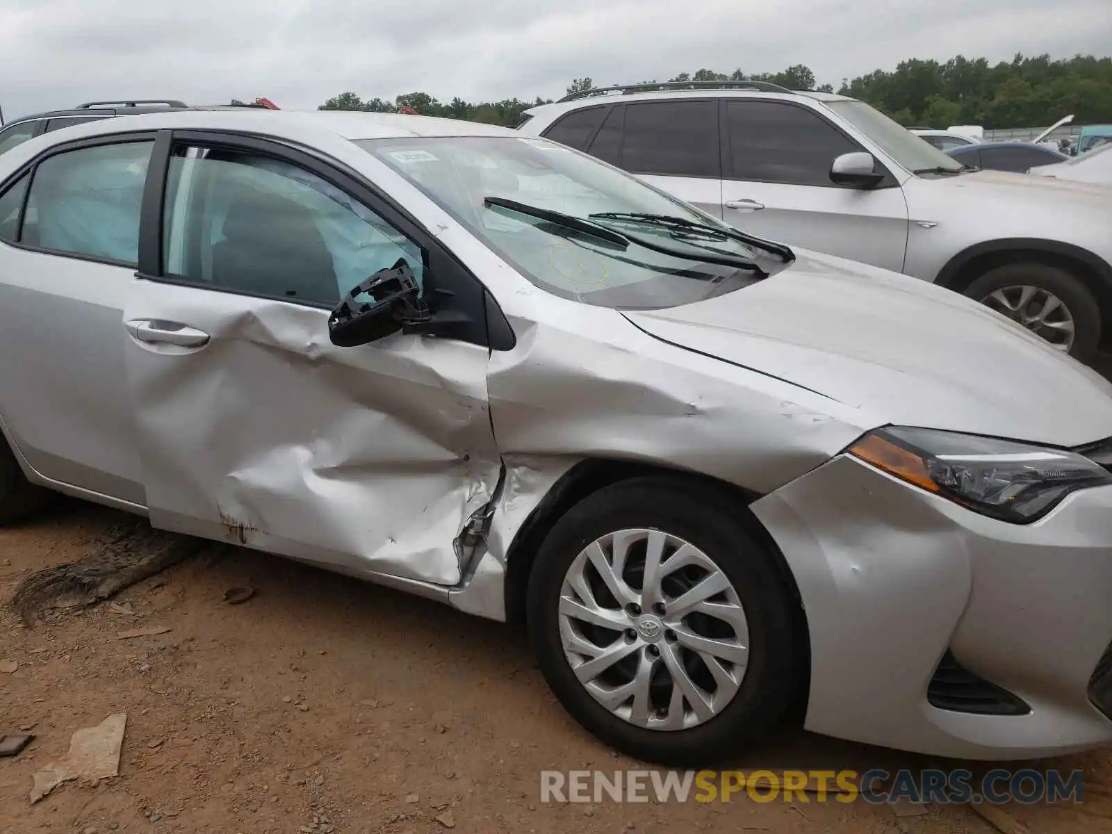 9 Photograph of a damaged car 5YFBURHE6KP899943 TOYOTA COROLLA 2019