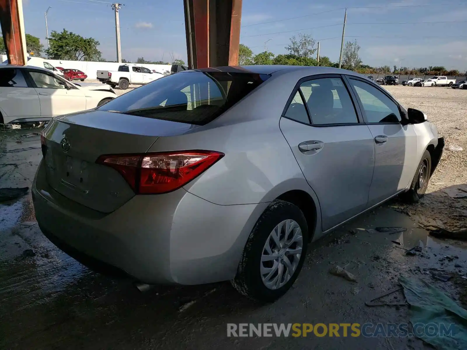 4 Photograph of a damaged car 5YFBURHE6KP900413 TOYOTA COROLLA 2019