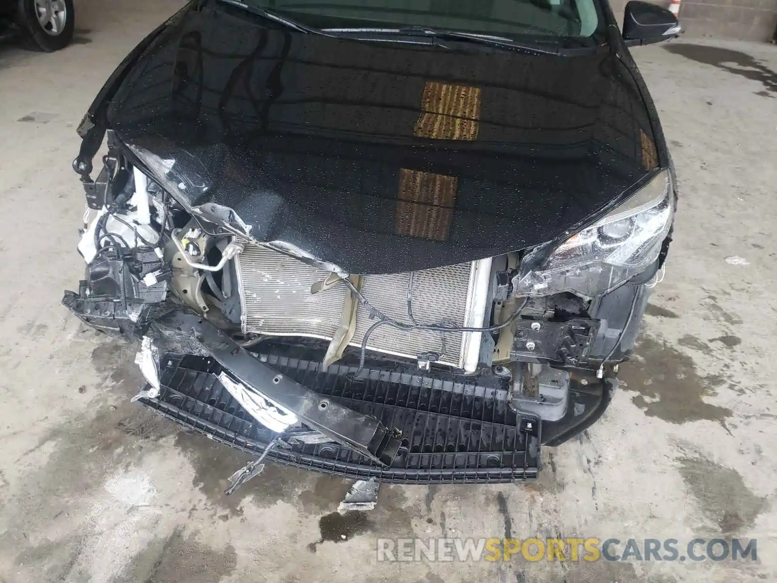 9 Photograph of a damaged car 5YFBURHE6KP900458 TOYOTA COROLLA 2019