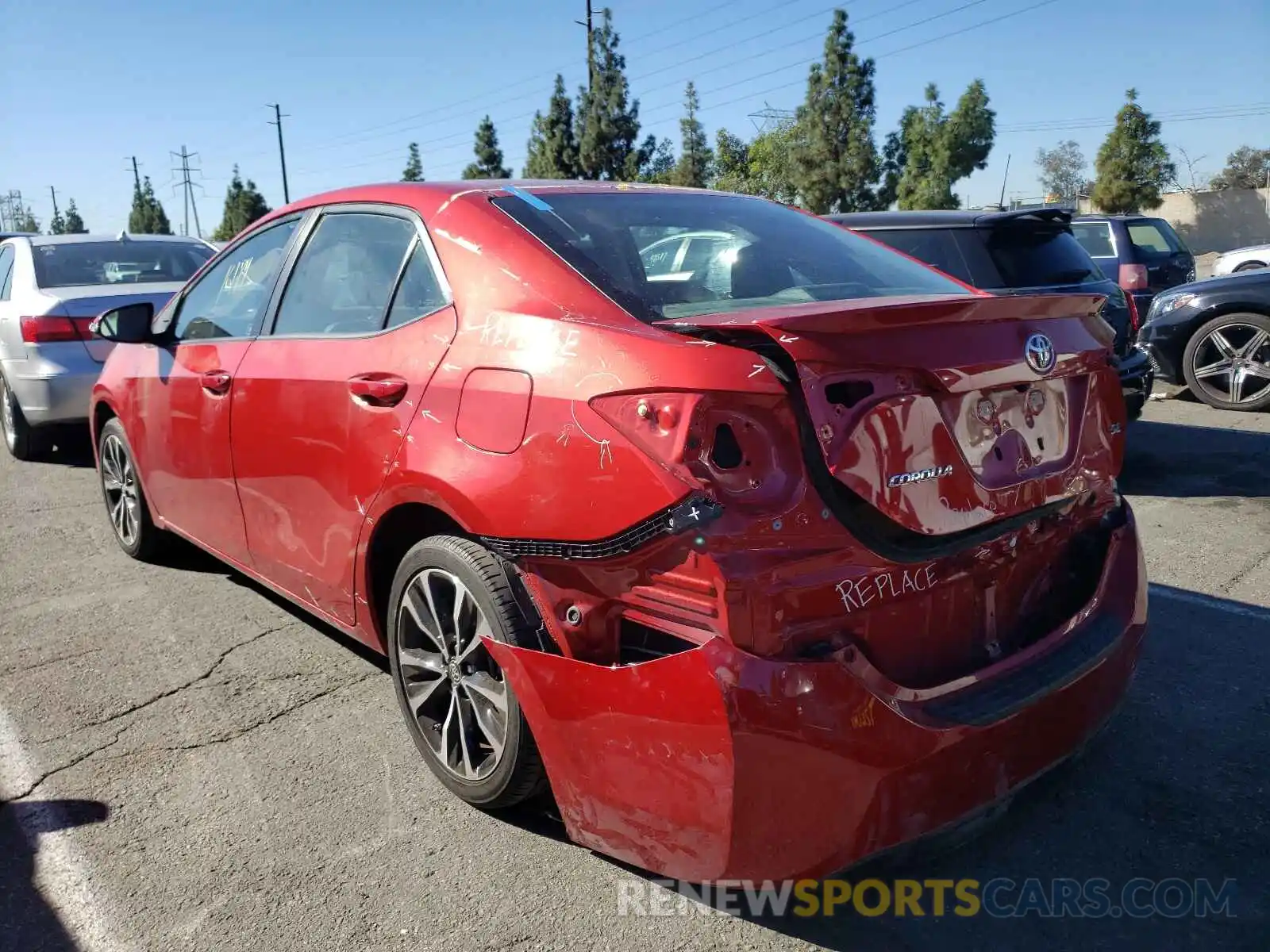 3 Photograph of a damaged car 5YFBURHE6KP900587 TOYOTA COROLLA 2019