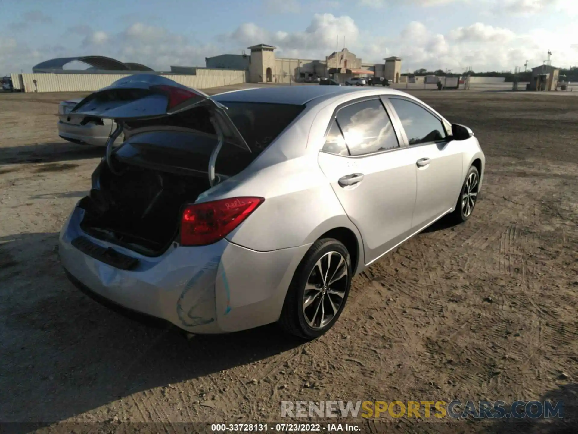 4 Photograph of a damaged car 5YFBURHE6KP902789 TOYOTA COROLLA 2019