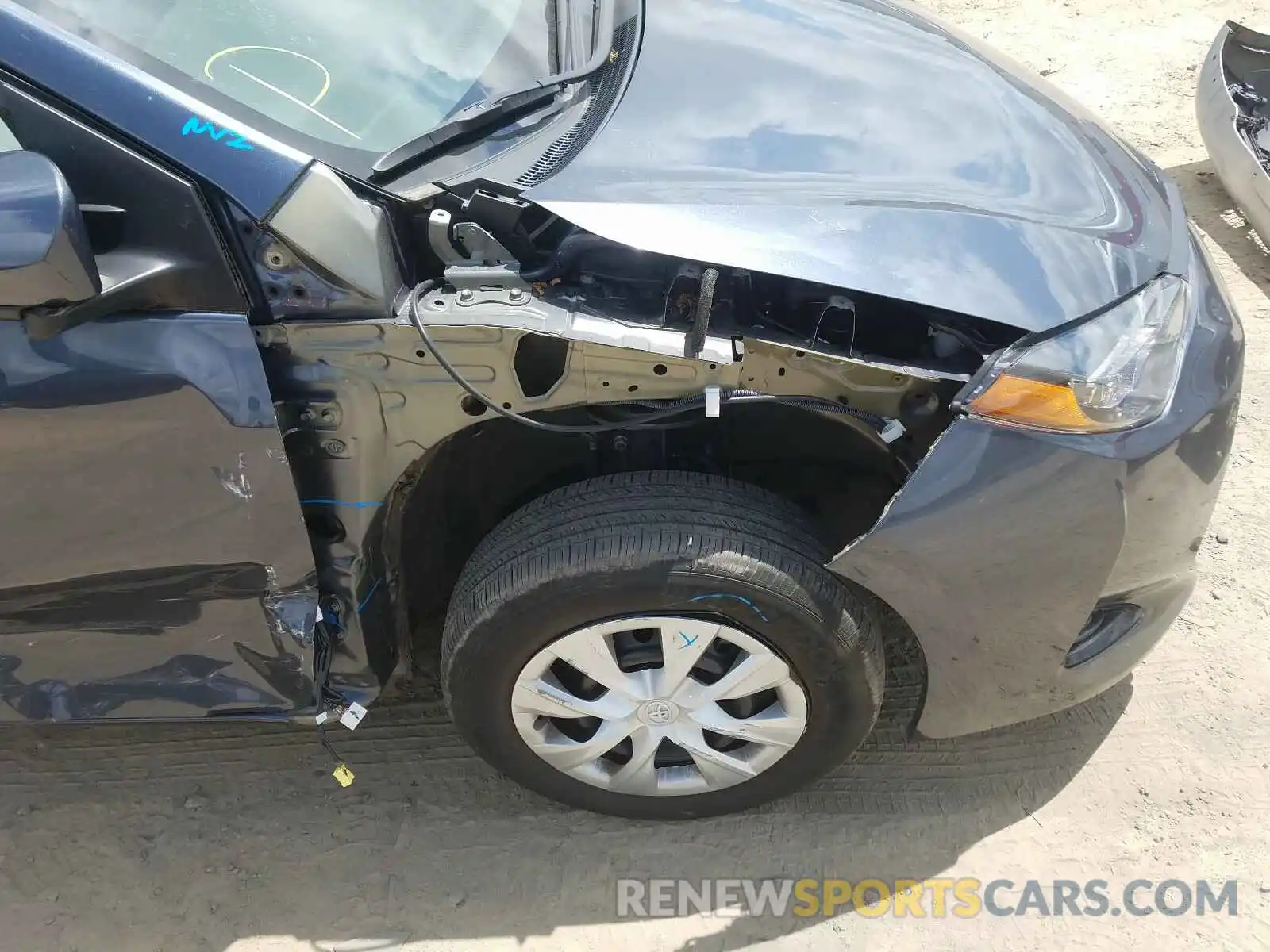 9 Photograph of a damaged car 5YFBURHE6KP905465 TOYOTA COROLLA 2019