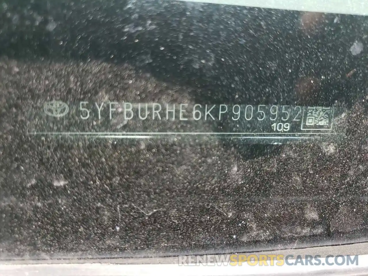 10 Photograph of a damaged car 5YFBURHE6KP905952 TOYOTA COROLLA 2019