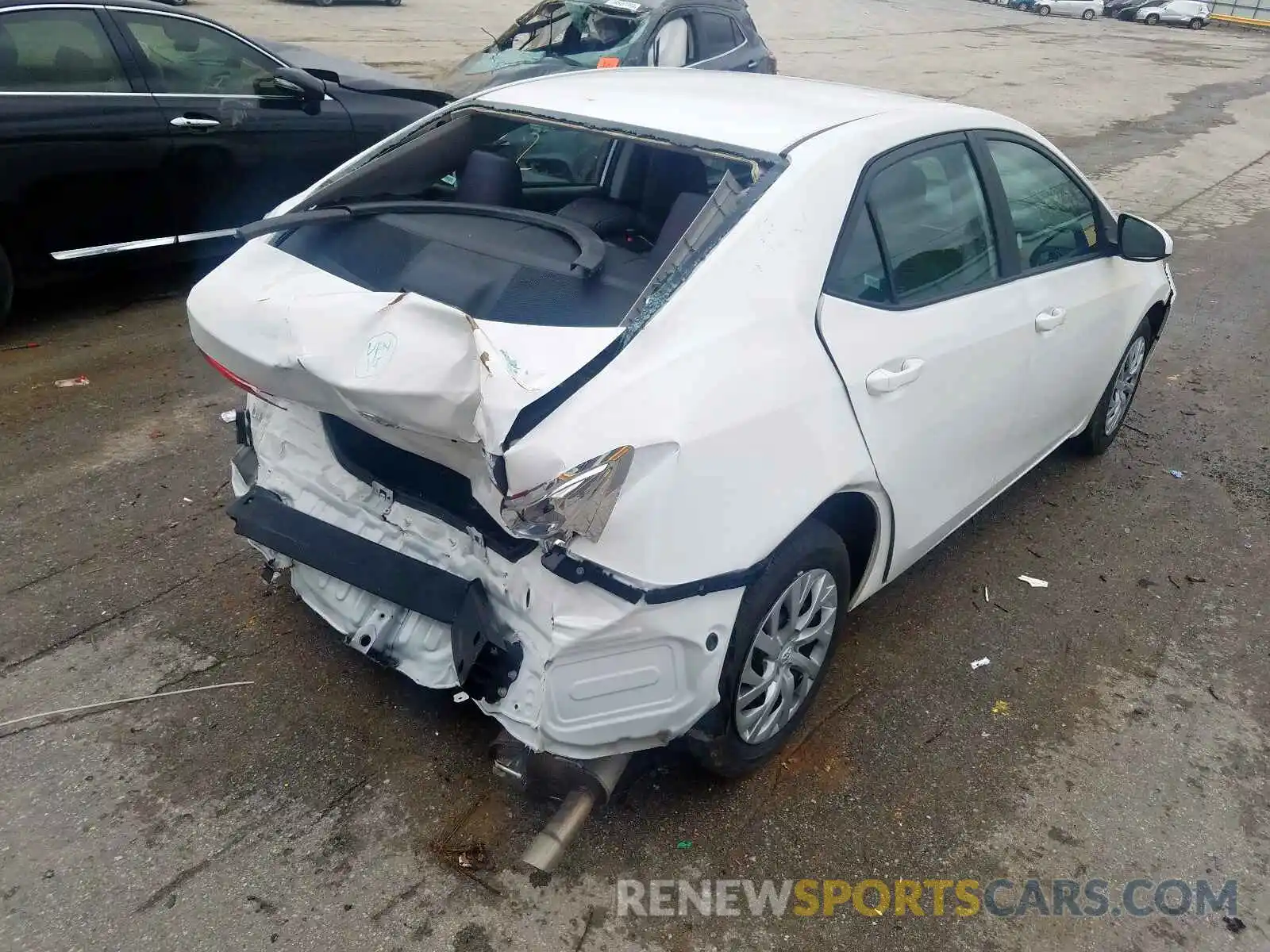 4 Photograph of a damaged car 5YFBURHE6KP906552 TOYOTA COROLLA 2019