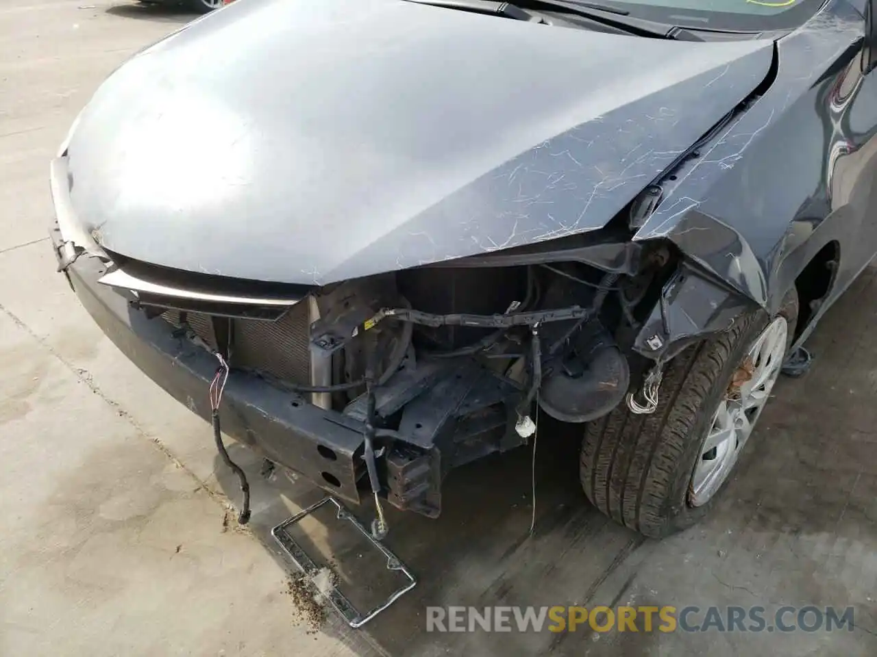 9 Photograph of a damaged car 5YFBURHE6KP908365 TOYOTA COROLLA 2019