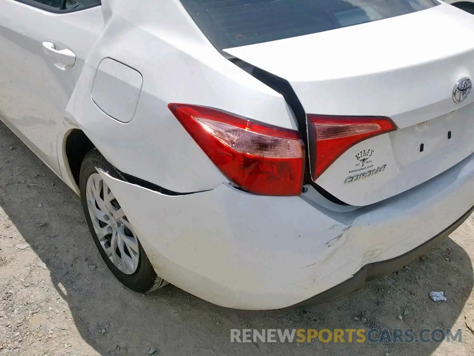 9 Photograph of a damaged car 5YFBURHE6KP909483 TOYOTA COROLLA 2019