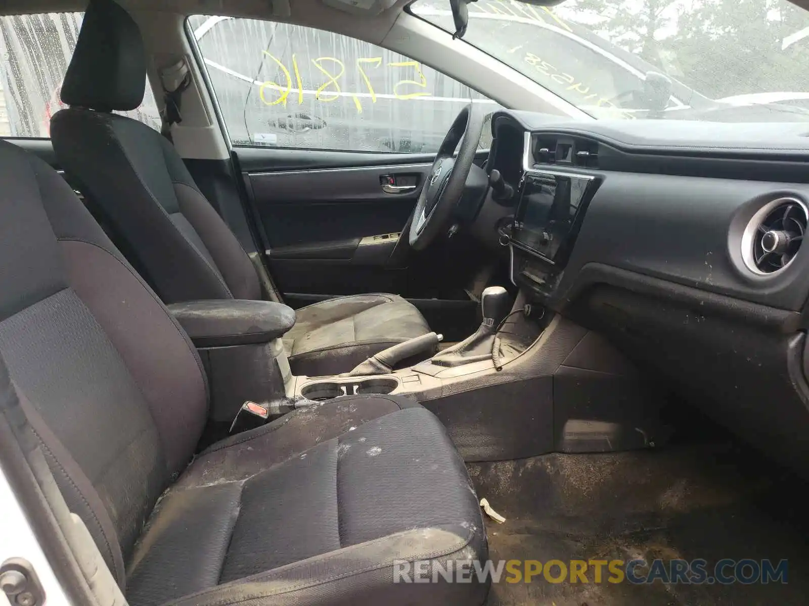 5 Photograph of a damaged car 5YFBURHE6KP910973 TOYOTA COROLLA 2019