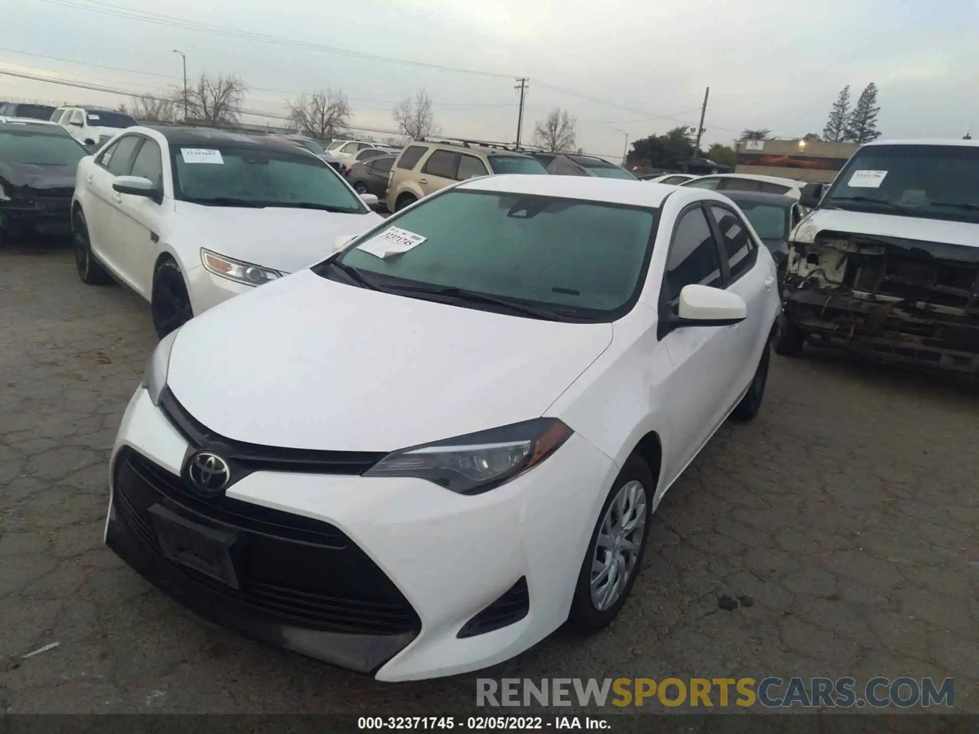 2 Photograph of a damaged car 5YFBURHE6KP911735 TOYOTA COROLLA 2019