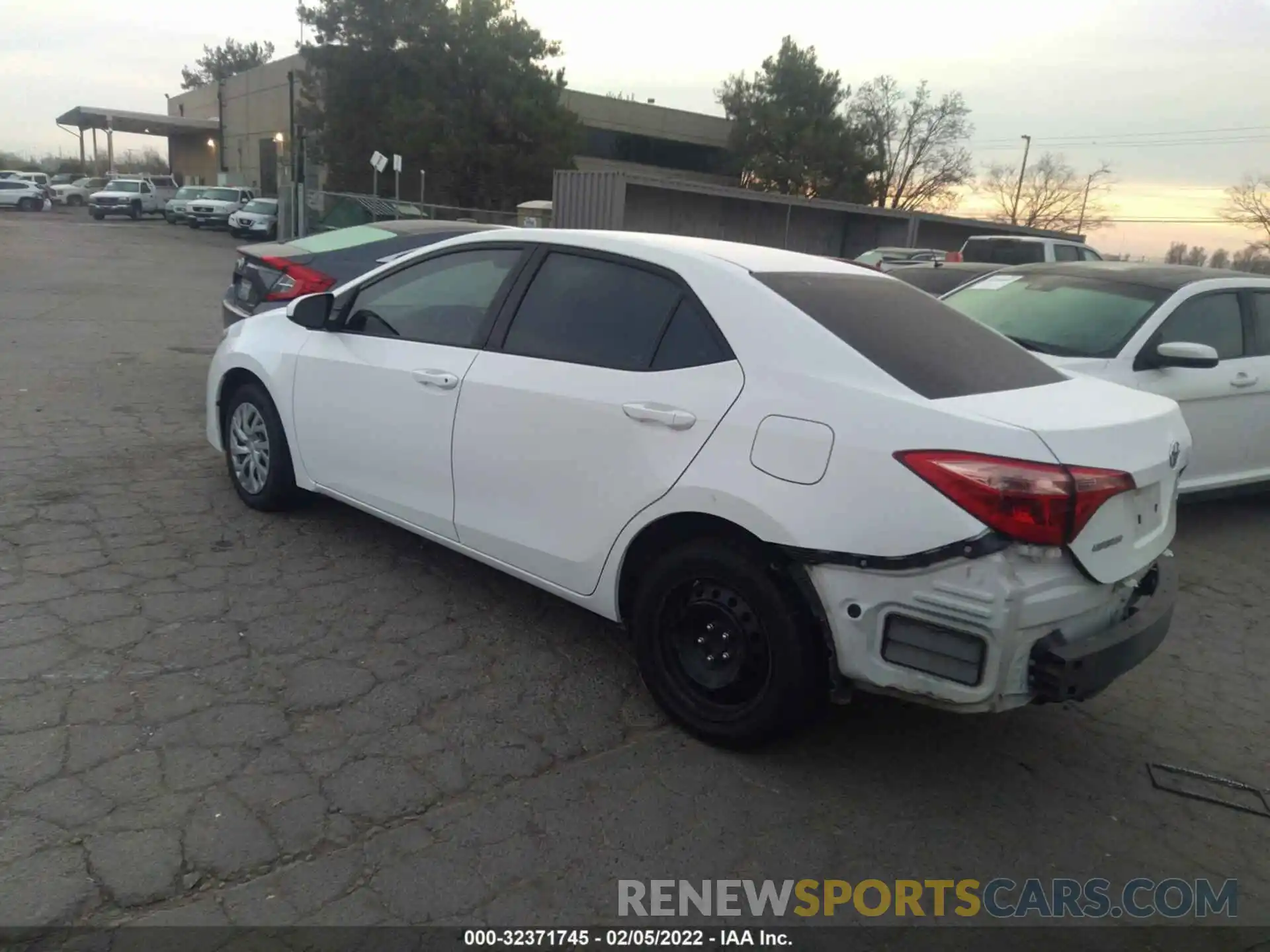 3 Photograph of a damaged car 5YFBURHE6KP911735 TOYOTA COROLLA 2019