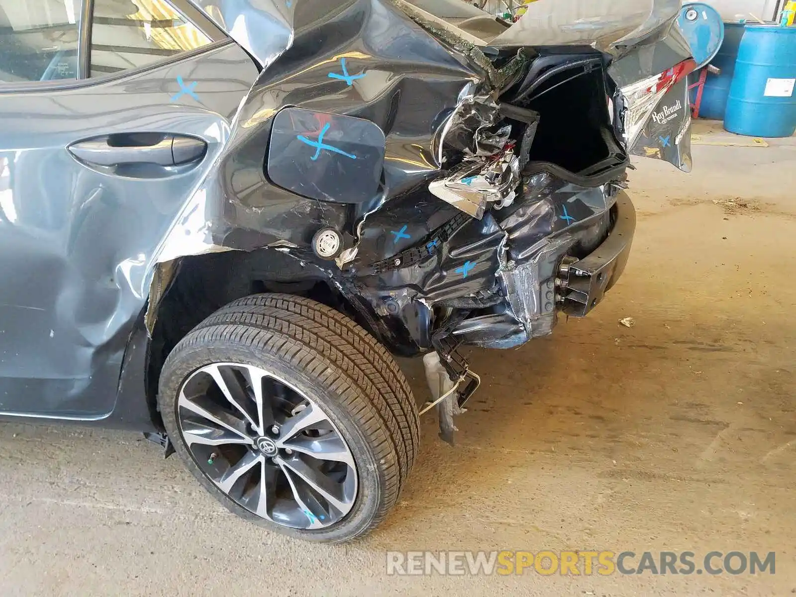 9 Photograph of a damaged car 5YFBURHE6KP914098 TOYOTA COROLLA 2019