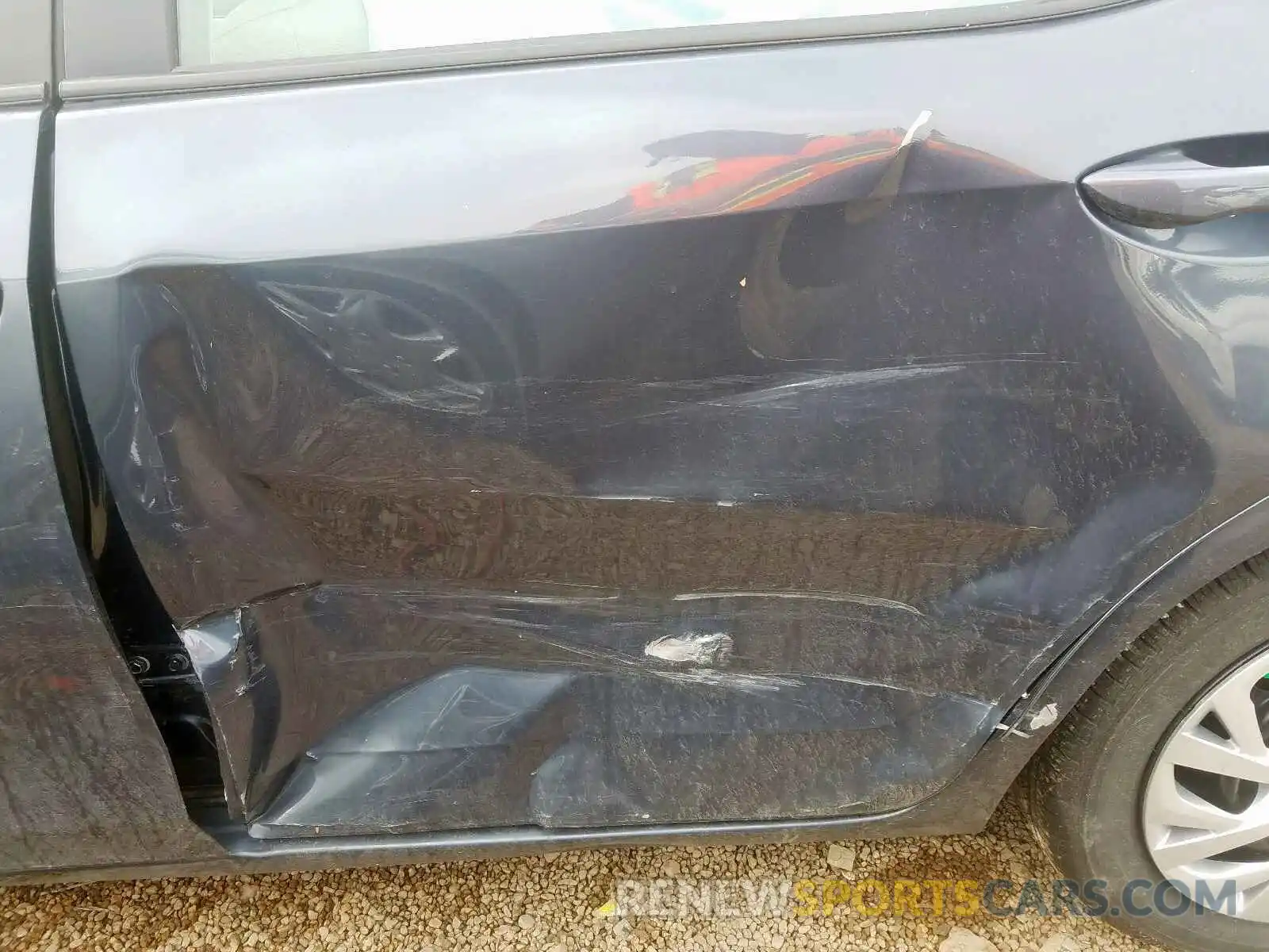 9 Photograph of a damaged car 5YFBURHE6KP917664 TOYOTA COROLLA 2019