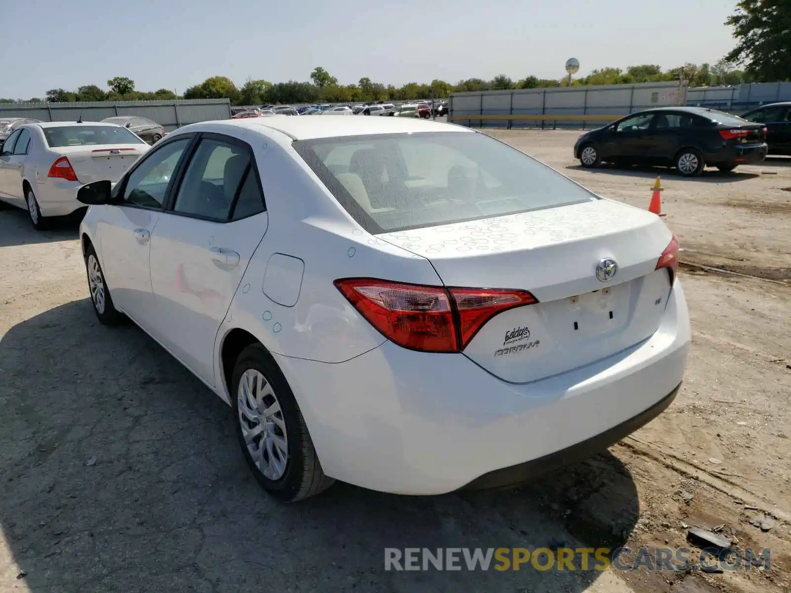 3 Photograph of a damaged car 5YFBURHE6KP917700 TOYOTA COROLLA 2019