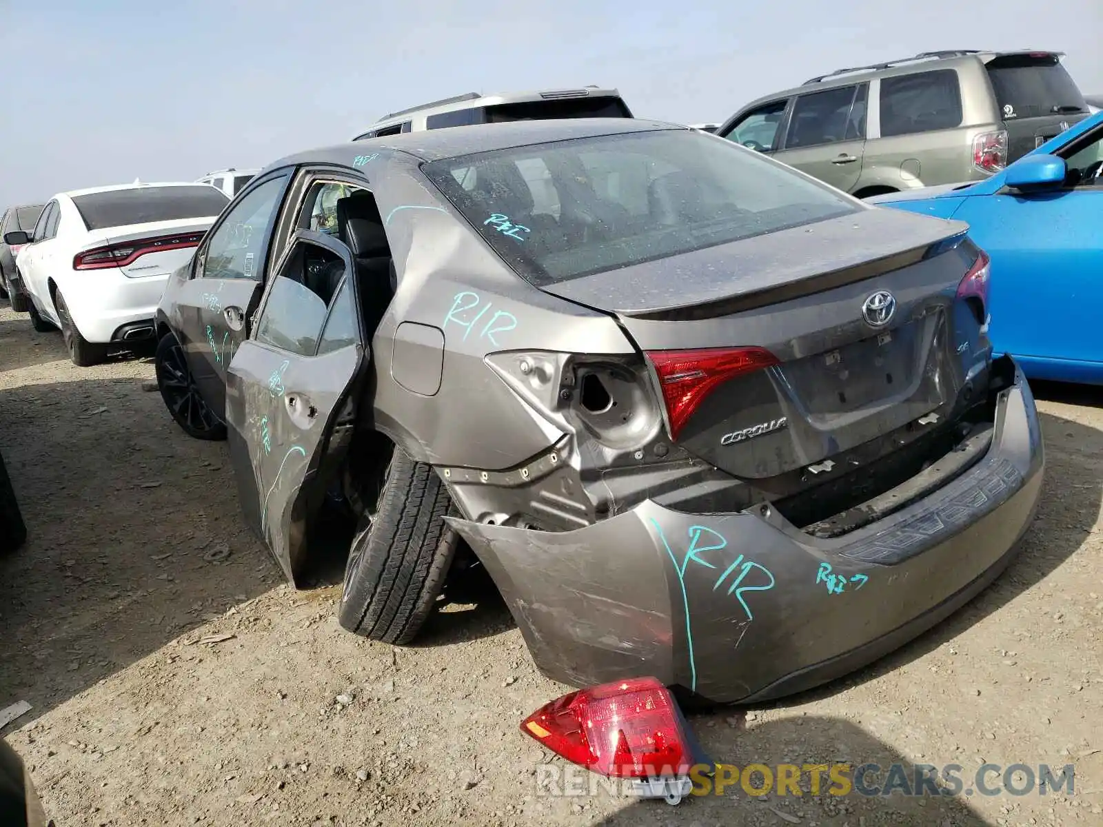 3 Photograph of a damaged car 5YFBURHE6KP919334 TOYOTA COROLLA 2019