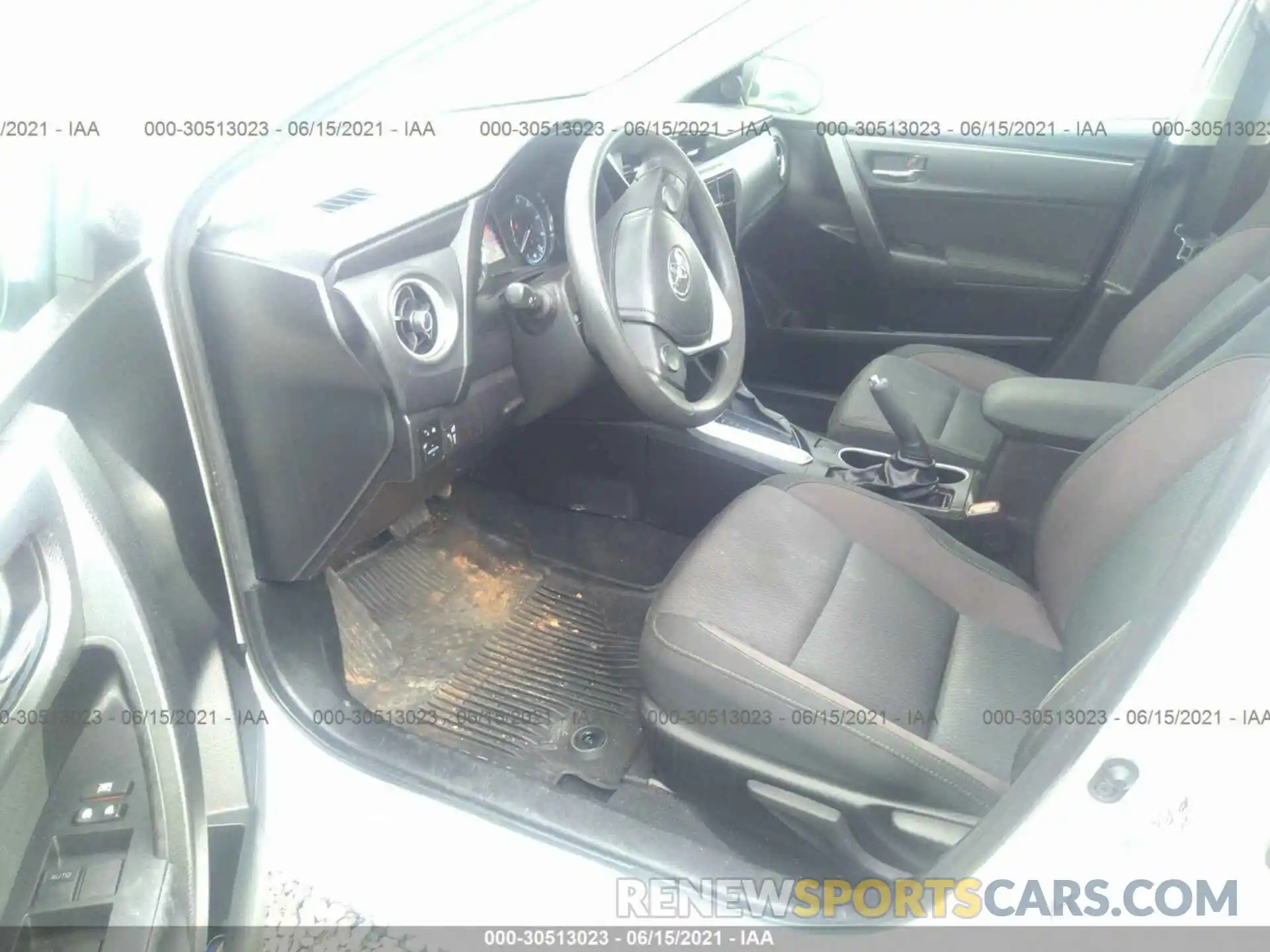 5 Photograph of a damaged car 5YFBURHE6KP920256 TOYOTA COROLLA 2019