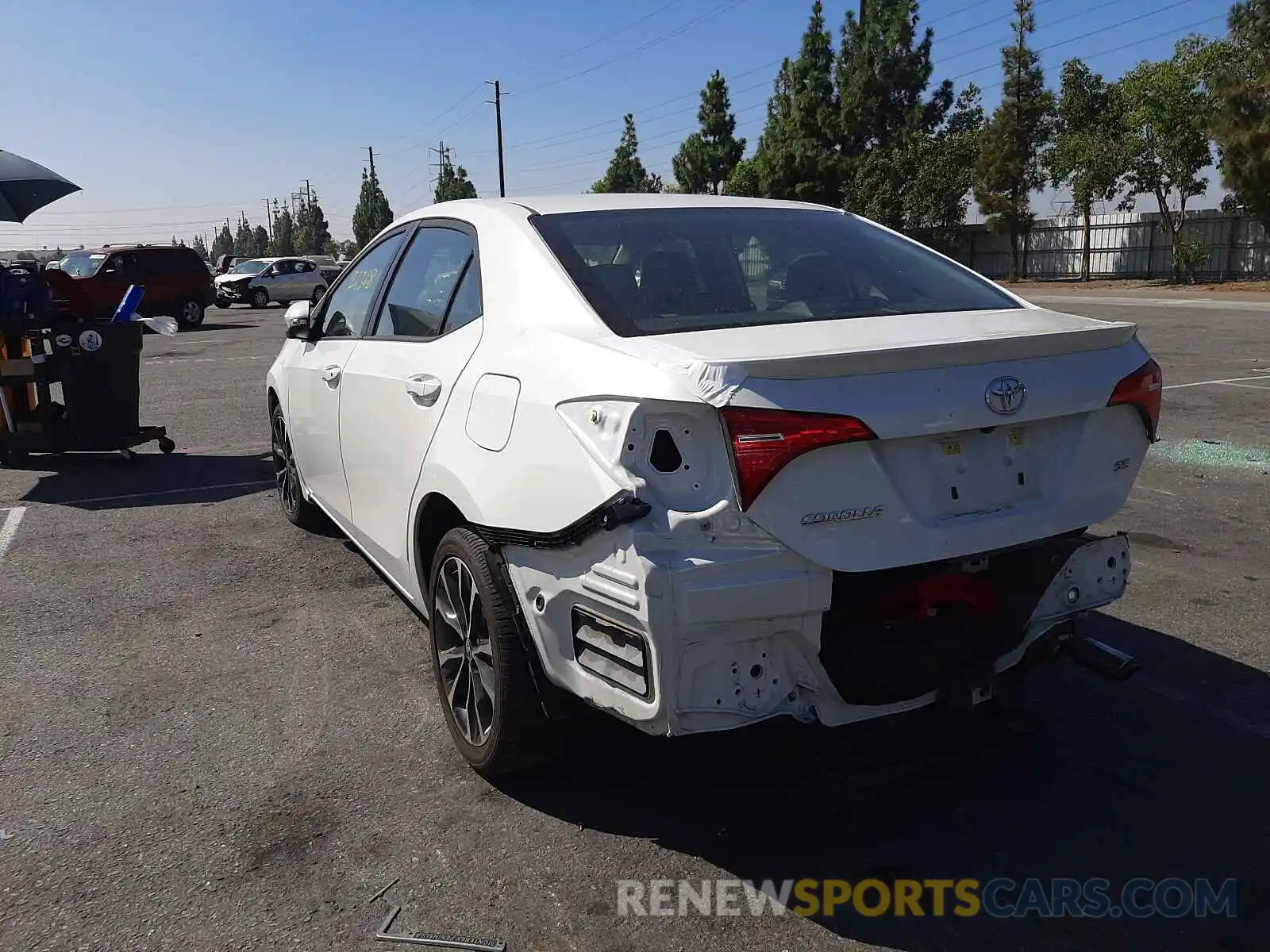 3 Photograph of a damaged car 5YFBURHE6KP920645 TOYOTA COROLLA 2019