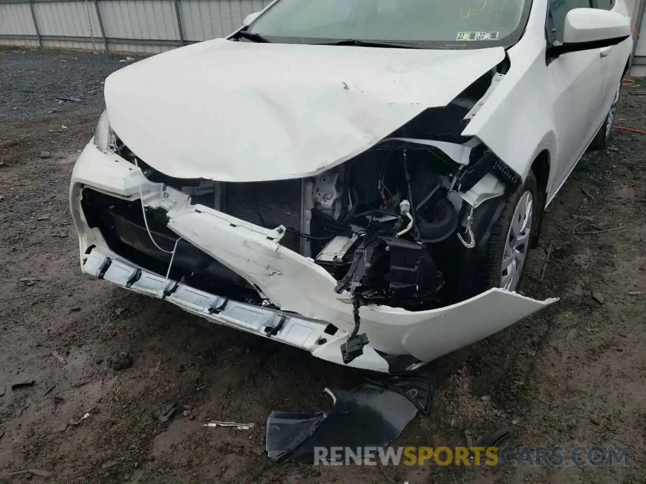 9 Photograph of a damaged car 5YFBURHE6KP923027 TOYOTA COROLLA 2019