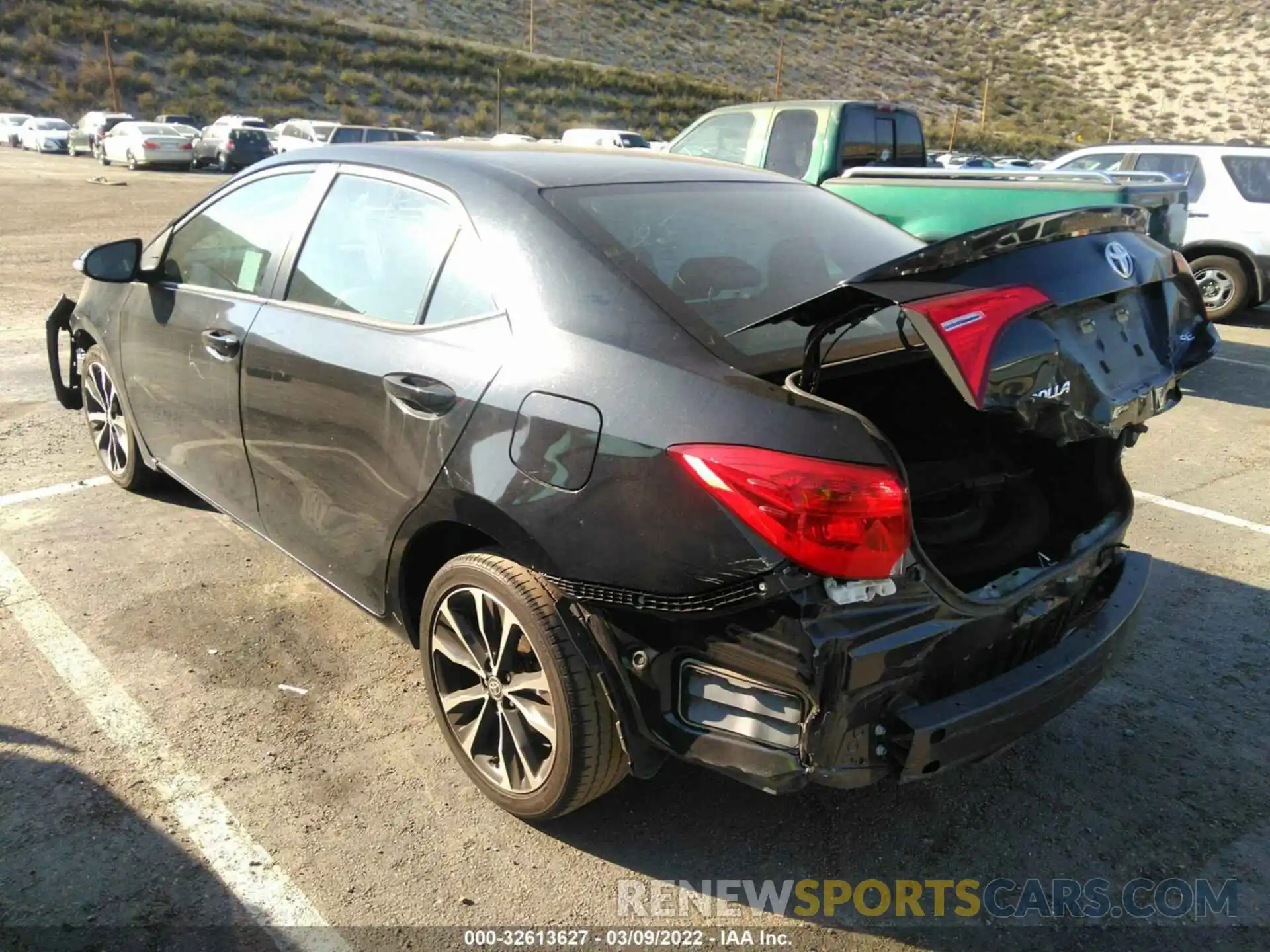 3 Photograph of a damaged car 5YFBURHE6KP923383 TOYOTA COROLLA 2019