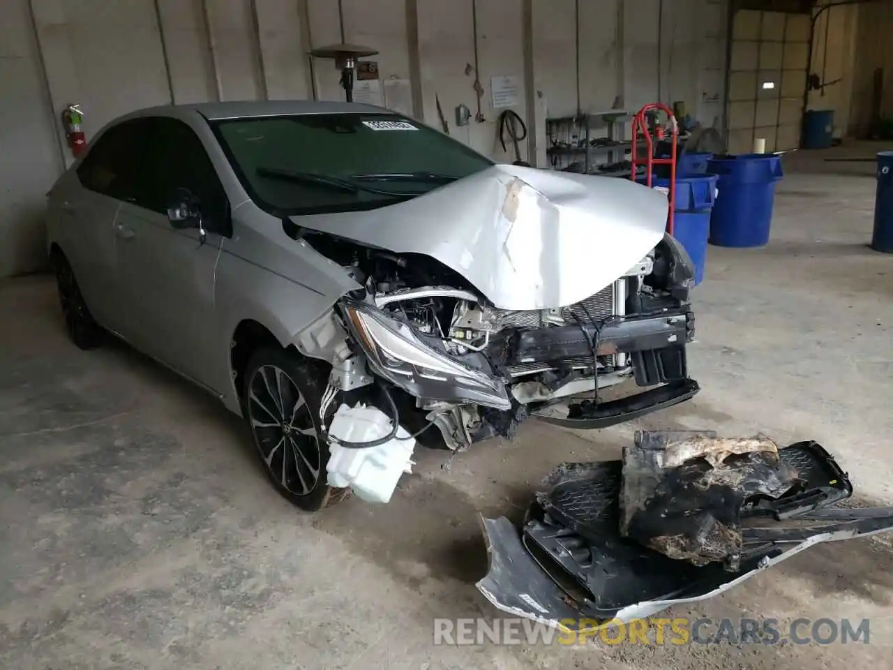 1 Photograph of a damaged car 5YFBURHE6KP923996 TOYOTA COROLLA 2019