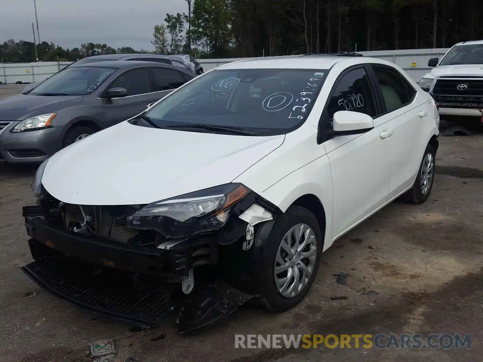 2 Photograph of a damaged car 5YFBURHE6KP925618 TOYOTA COROLLA 2019