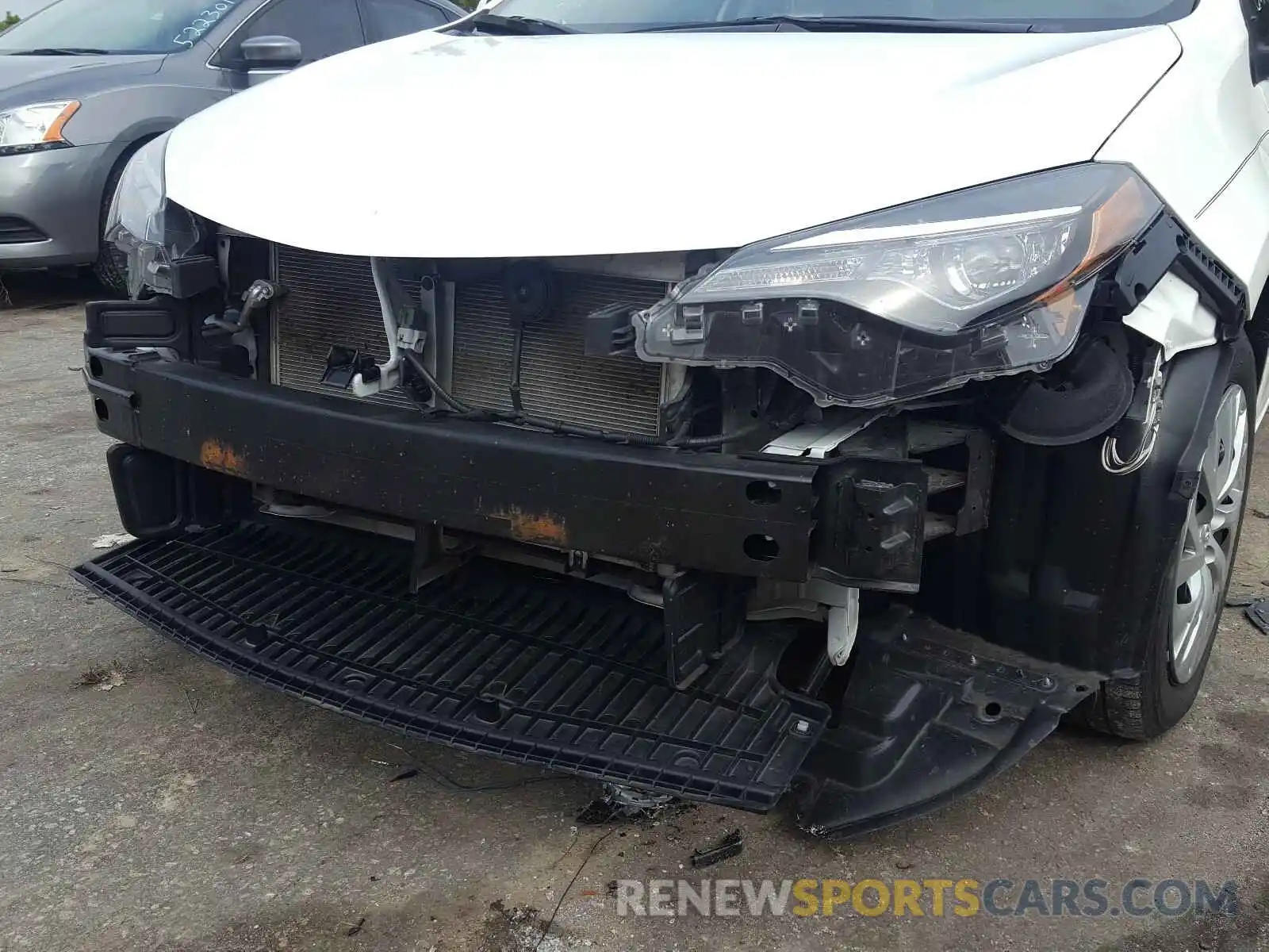 9 Photograph of a damaged car 5YFBURHE6KP925618 TOYOTA COROLLA 2019