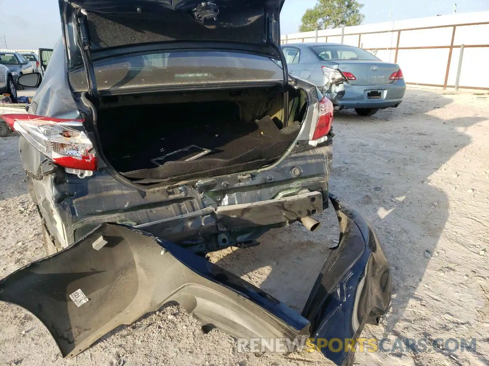 9 Photograph of a damaged car 5YFBURHE6KP926056 TOYOTA COROLLA 2019