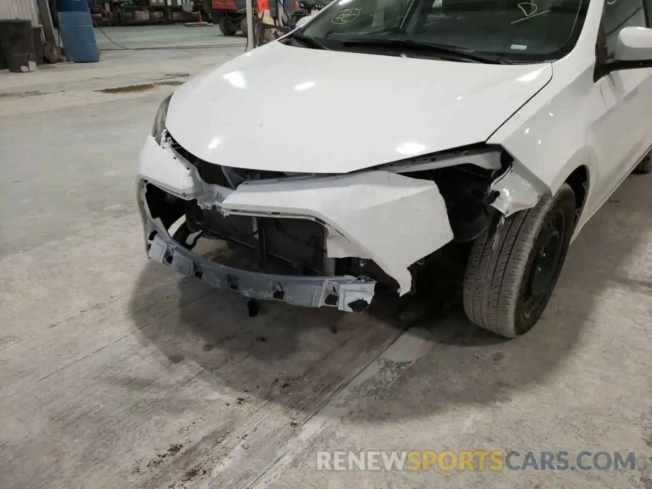 9 Photograph of a damaged car 5YFBURHE6KP926168 TOYOTA COROLLA 2019