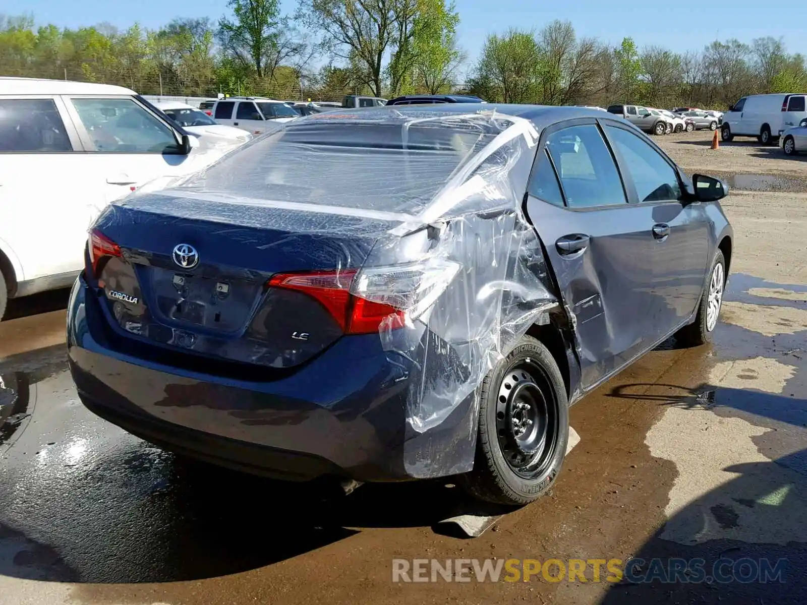 4 Photograph of a damaged car 5YFBURHE6KP927076 TOYOTA COROLLA 2019