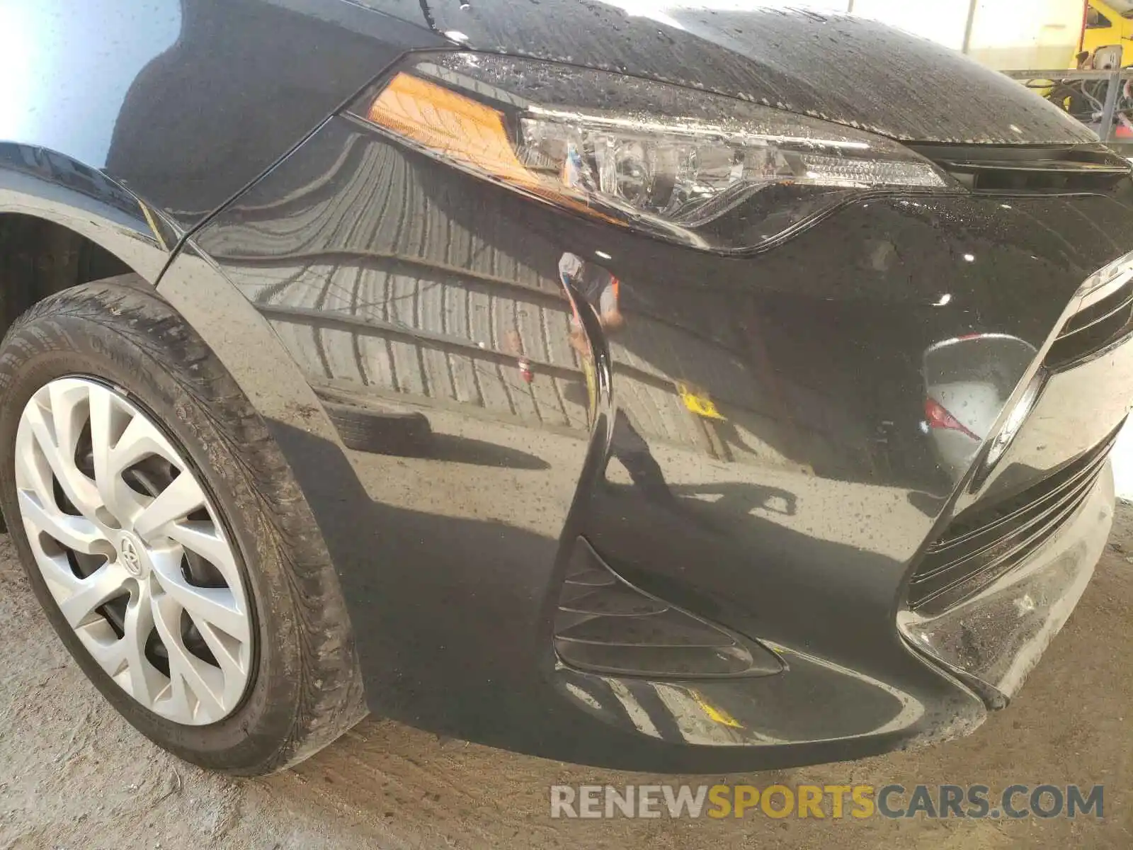 9 Photograph of a damaged car 5YFBURHE6KP927742 TOYOTA COROLLA 2019