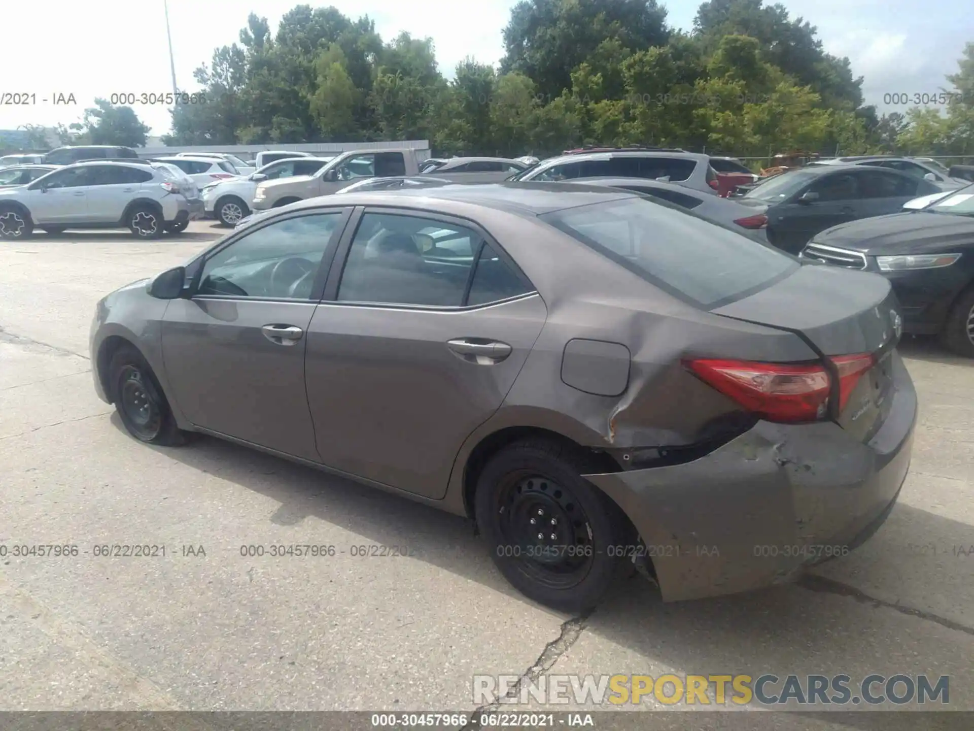 3 Photograph of a damaged car 5YFBURHE6KP929037 TOYOTA COROLLA 2019