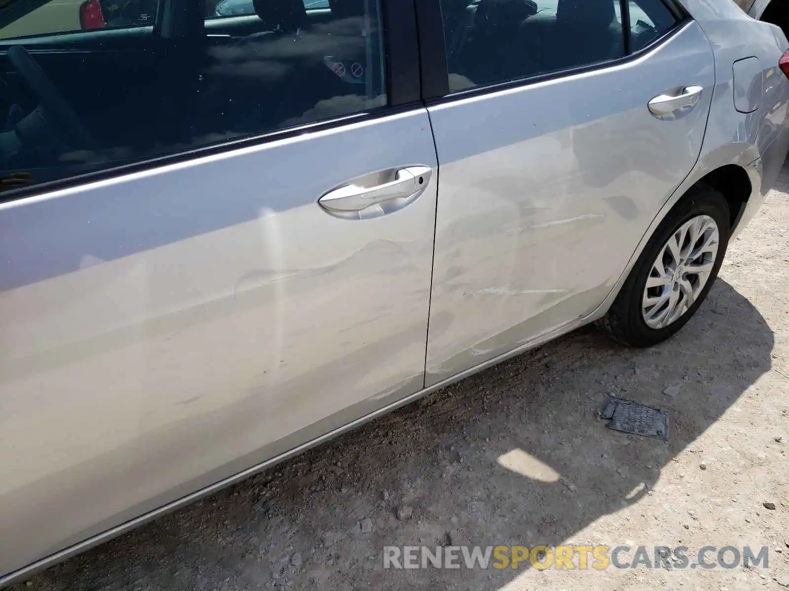 9 Photograph of a damaged car 5YFBURHE6KP929149 TOYOTA COROLLA 2019