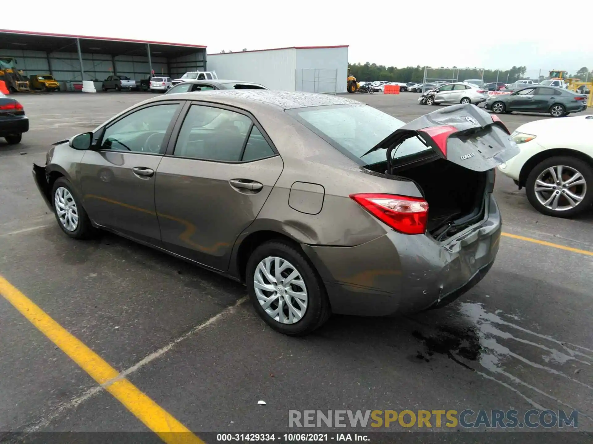 3 Photograph of a damaged car 5YFBURHE6KP932293 TOYOTA COROLLA 2019