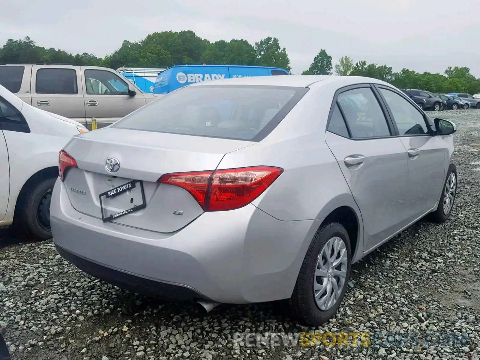 4 Photograph of a damaged car 5YFBURHE6KP933587 TOYOTA COROLLA 2019