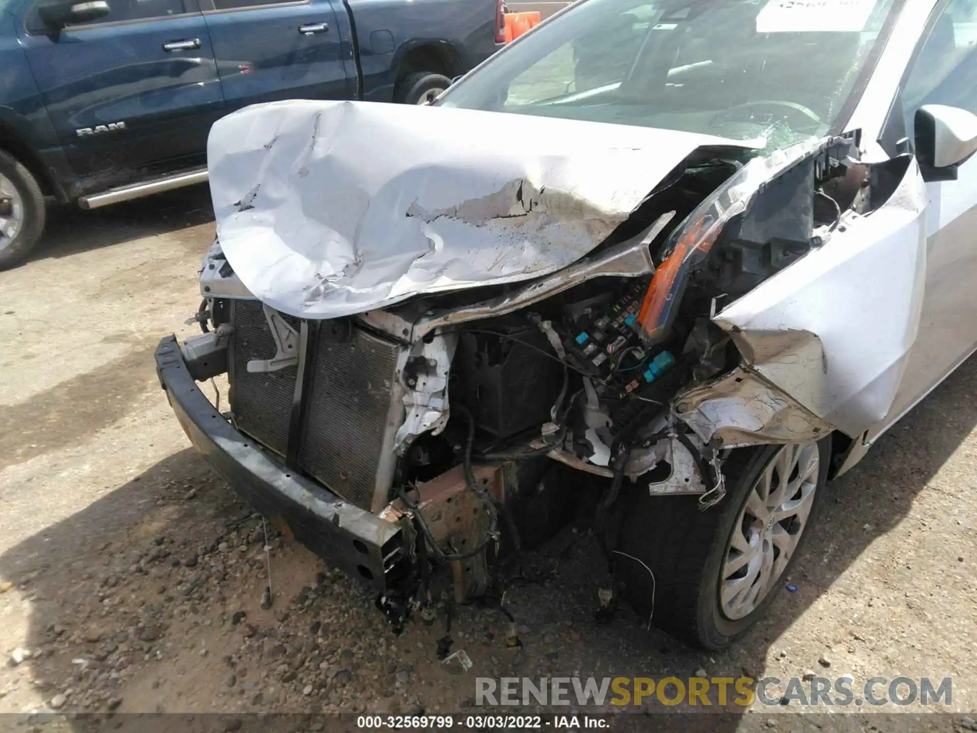 6 Photograph of a damaged car 5YFBURHE6KP934609 TOYOTA COROLLA 2019